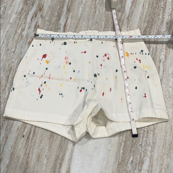 💫 Urban Outfitters Paint Splattered White Shorts - Picture 2 of 5